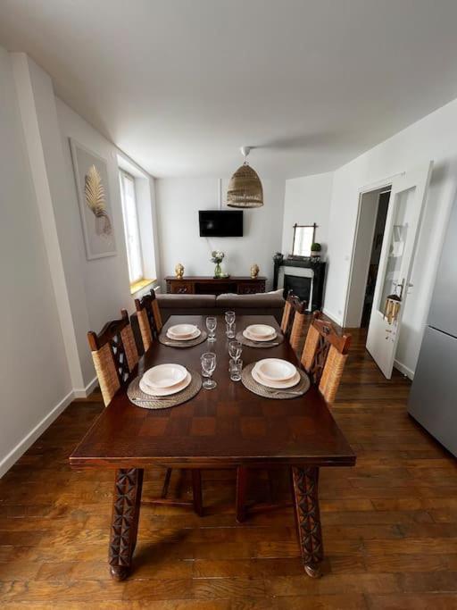 Appartement Grand F2 Proche Du Centre Ville. *