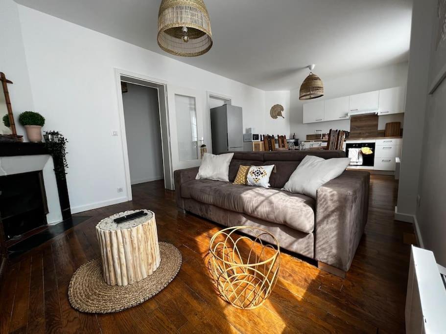 Appartement Grand F2 Proche Du Centre Ville. *